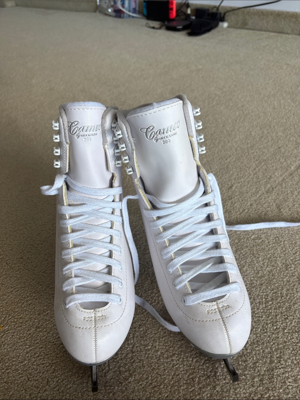 Cameo White Women's Figure Ice Skates